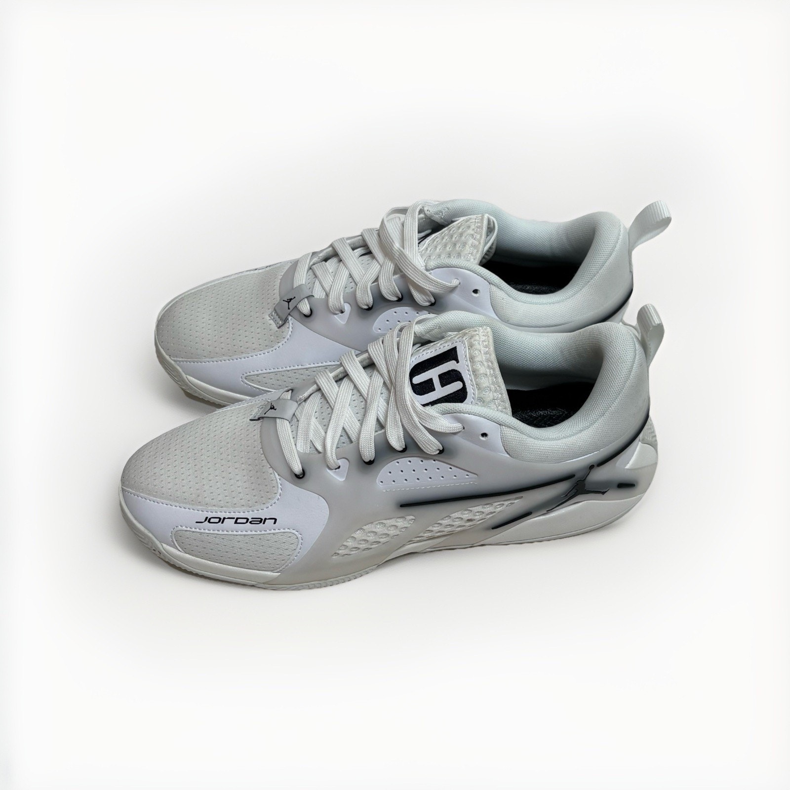 Jordan Heir Pf Women's Size 11 (Triple White Low Grip Sneakers Fz2473-110)